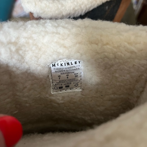 McKinley Kimberly II Boots, Slip On, Casual, Winter, Plush, Suede Sz 7. - Picture 2 of 5